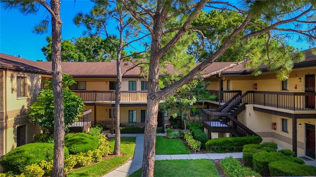 For Sale: $169,900 (1 beds, 1 baths, 805 Square Feet)