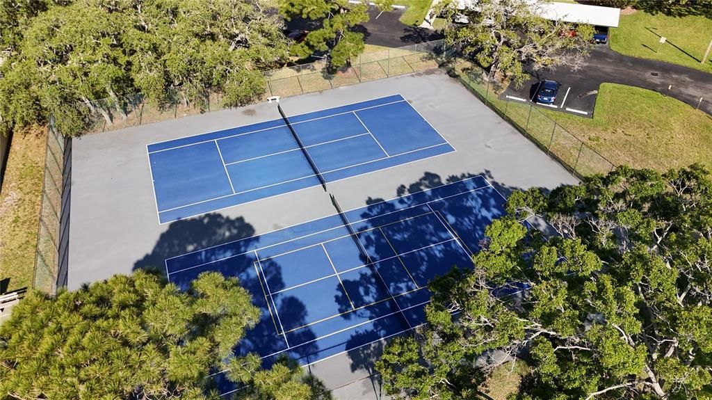 For Sale: $169,900 (1 beds, 1 baths, 805 Square Feet)