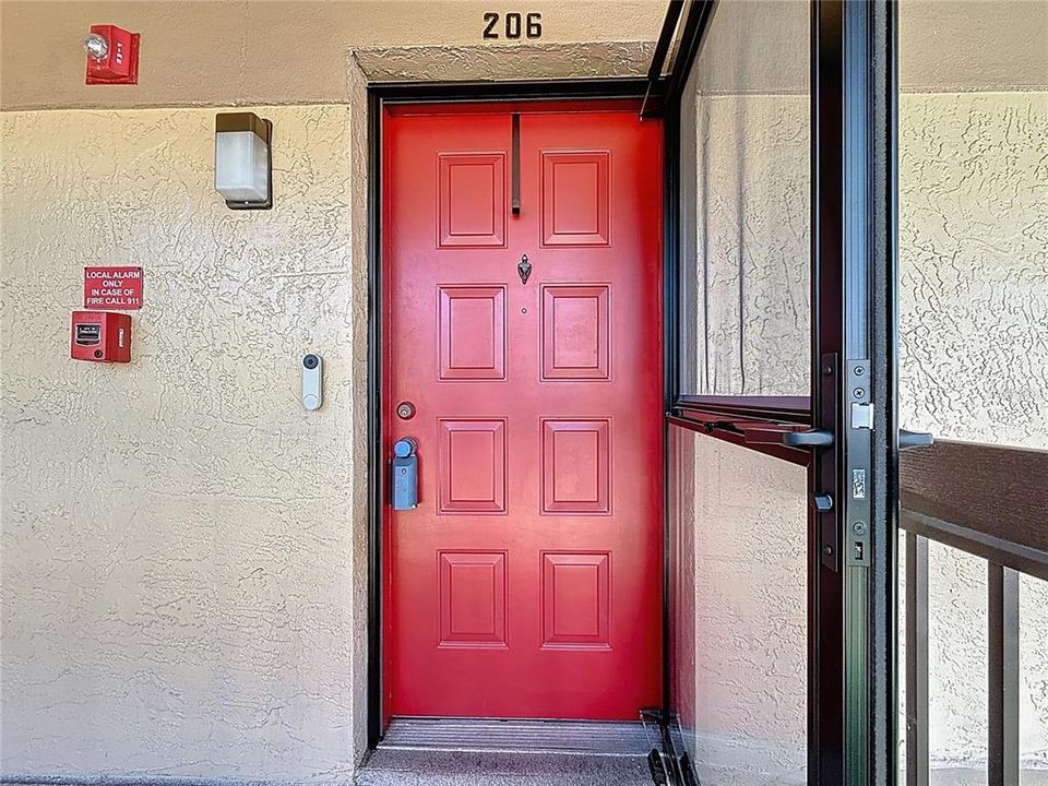 For Sale: $169,900 (1 beds, 1 baths, 805 Square Feet)