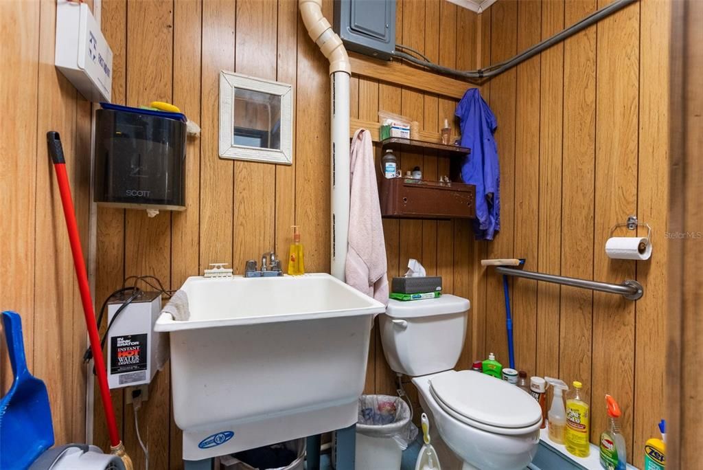 En Venta: $389,000 (0 camas, 0 baños, 2040 Pies cuadrados)