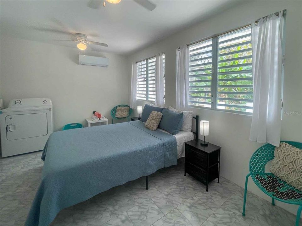 For Sale: $349,000 (3 beds, 1 baths, 793 Square Feet)