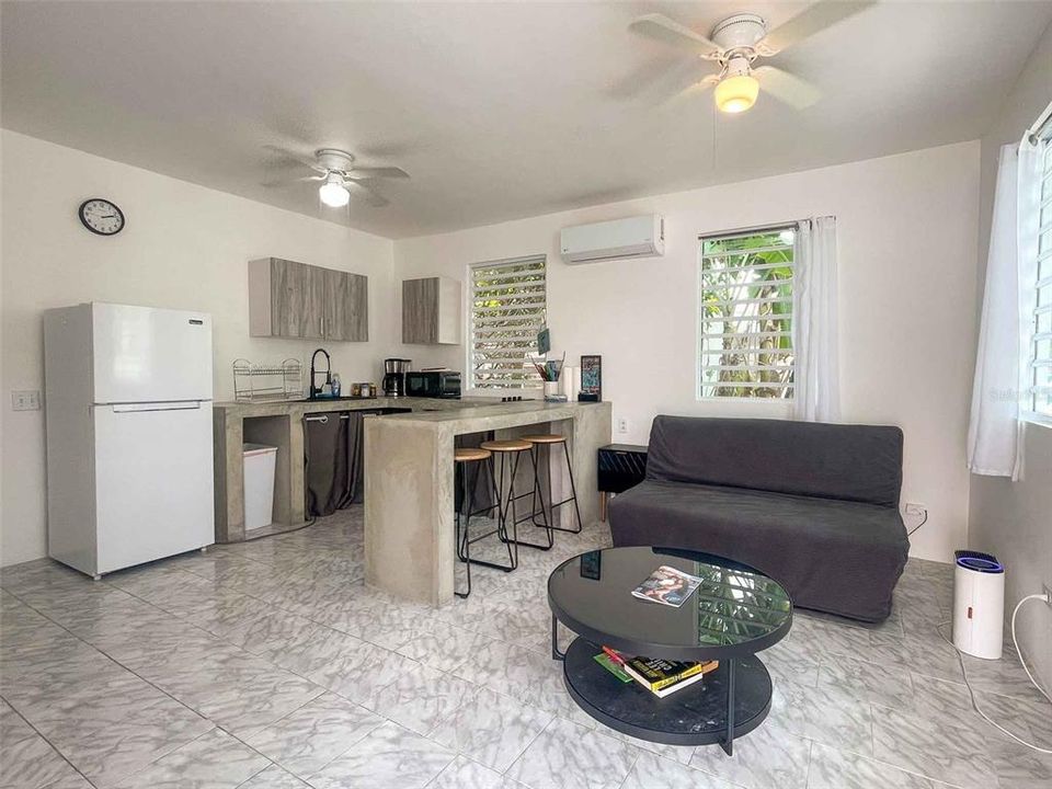 For Sale: $349,000 (3 beds, 1 baths, 793 Square Feet)