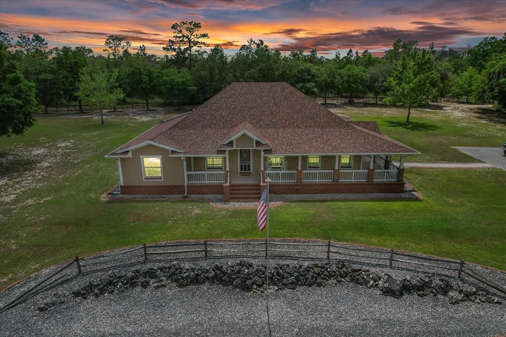 待售: $949,000 (4 贝兹, 3 浴室, 2612 平方英尺)