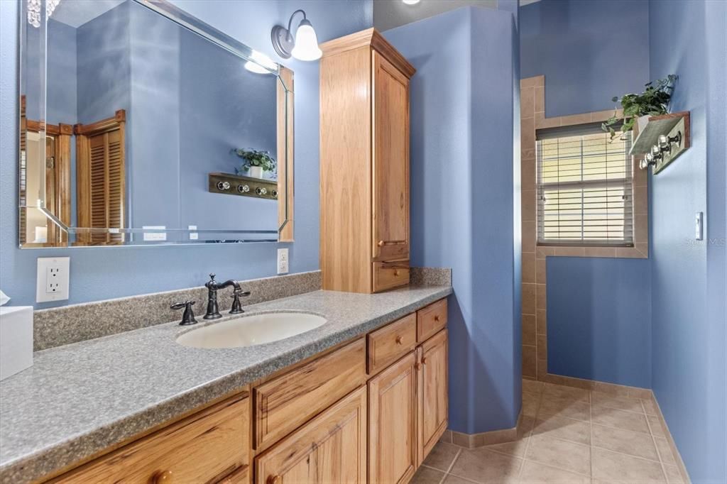 待售: $949,000 (4 贝兹, 3 浴室, 2612 平方英尺)