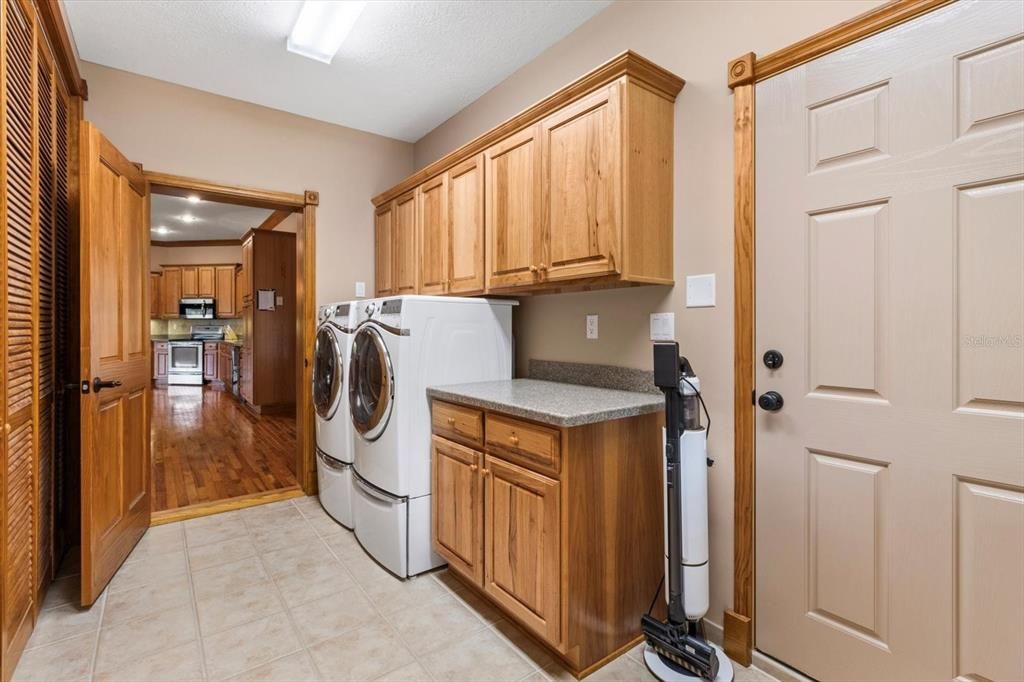 待售: $949,000 (4 贝兹, 3 浴室, 2612 平方英尺)