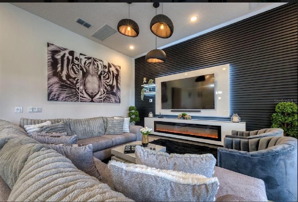 待售: $2,550,000 (11 贝兹, 11 浴室, 4938 平方英尺)