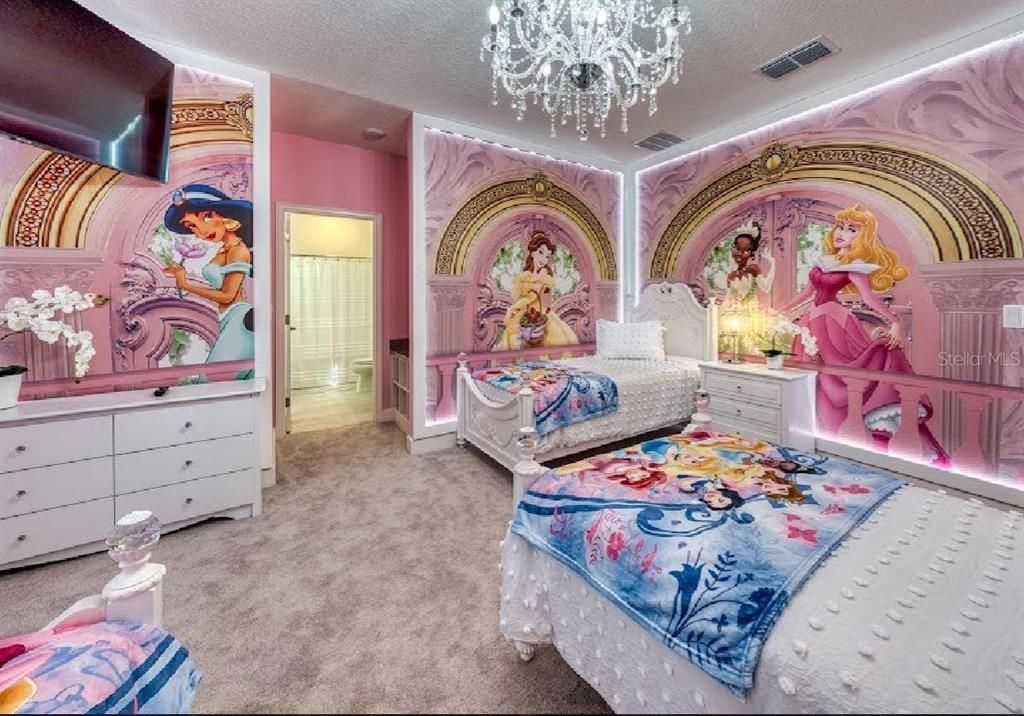 待售: $2,550,000 (11 贝兹, 11 浴室, 4938 平方英尺)