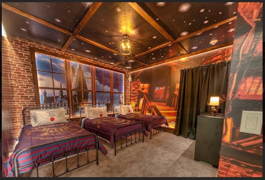 待售: $2,550,000 (11 贝兹, 11 浴室, 4938 平方英尺)