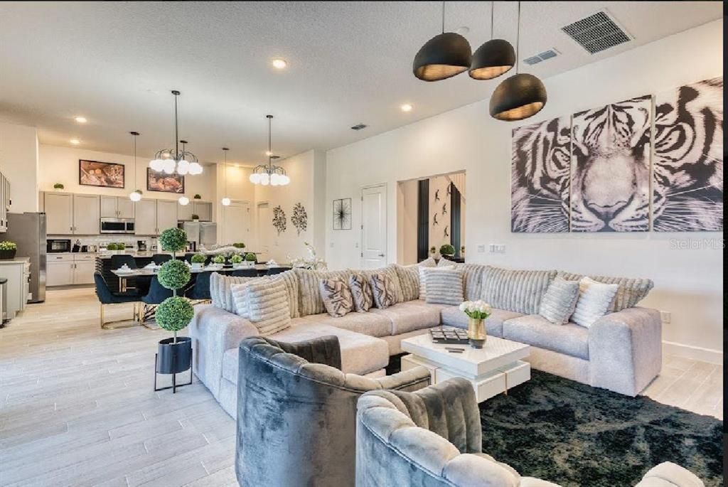 待售: $2,550,000 (11 贝兹, 11 浴室, 4938 平方英尺)