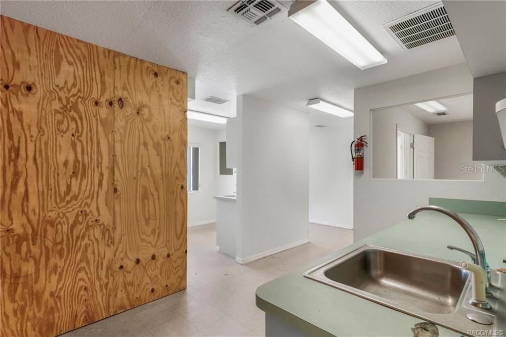 En Venta: $277,000 (0 camas, 0 baños, 1440 Pies cuadrados)