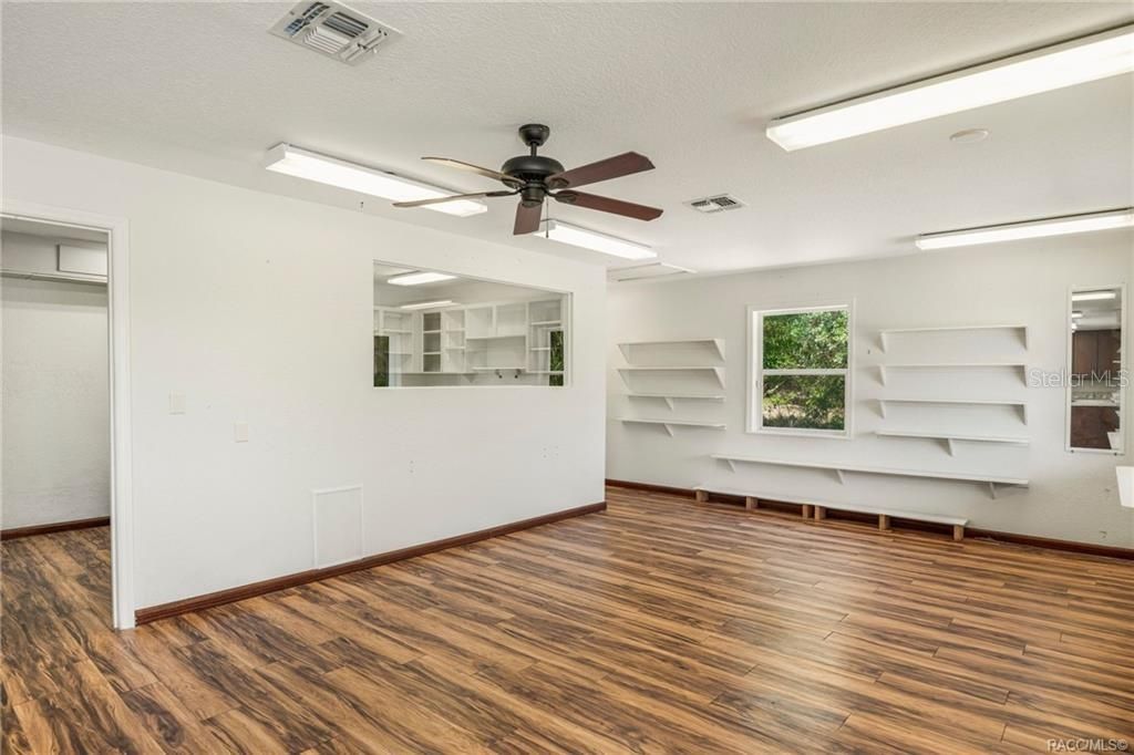 En Venta: $277,000 (0 camas, 0 baños, 1440 Pies cuadrados)