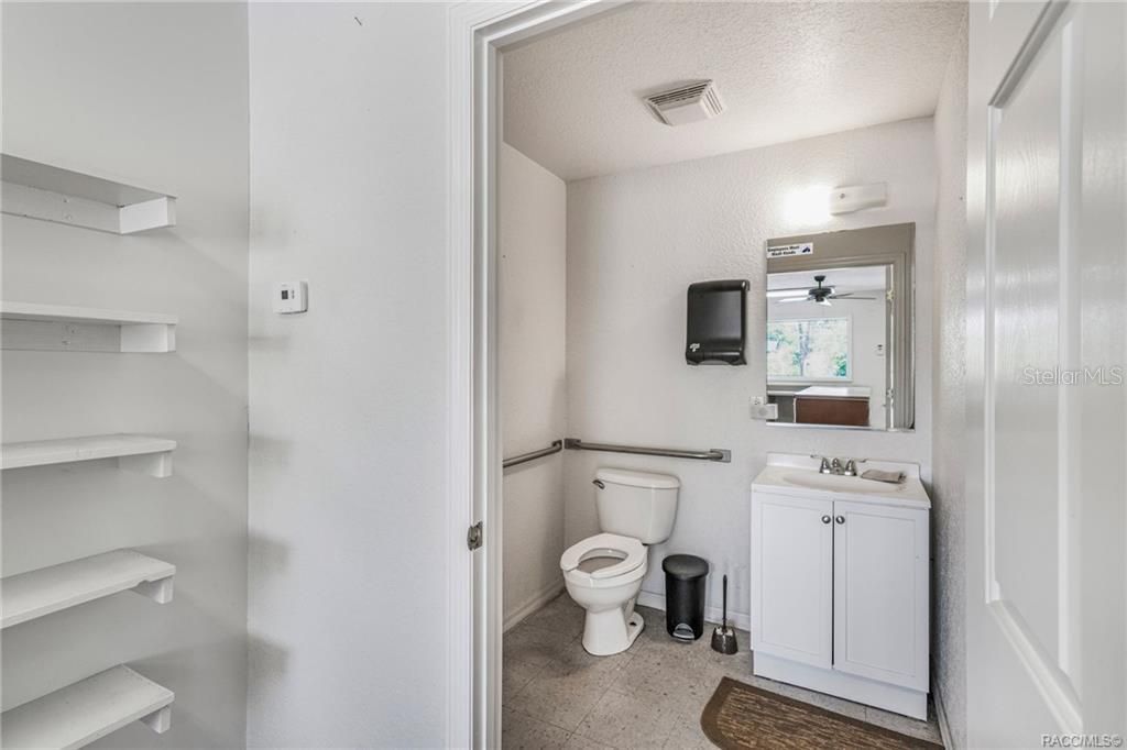 En Venta: $277,000 (0 camas, 0 baños, 1440 Pies cuadrados)