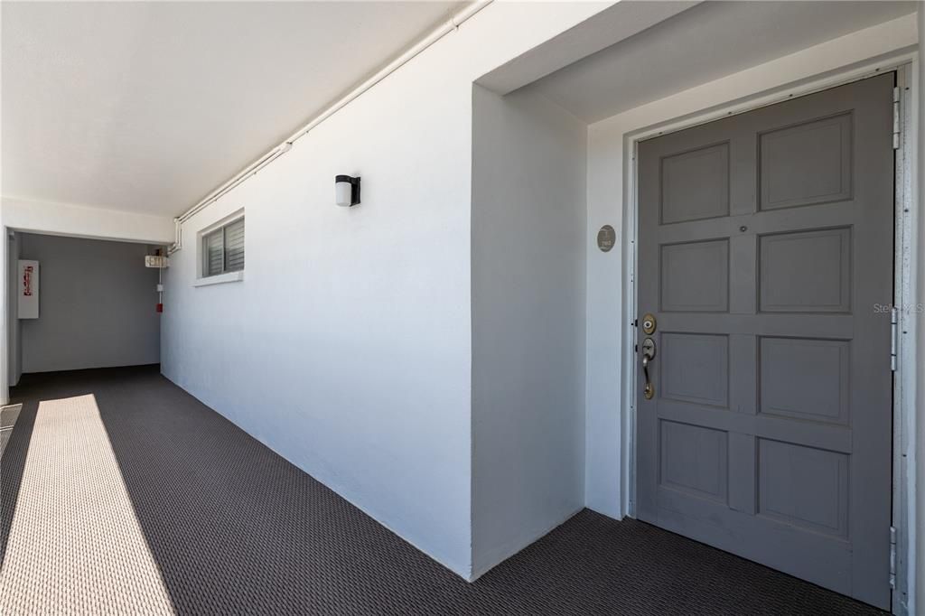 Active With Contract: $435,000 (2 beds, 2 baths, 1065 Square Feet)