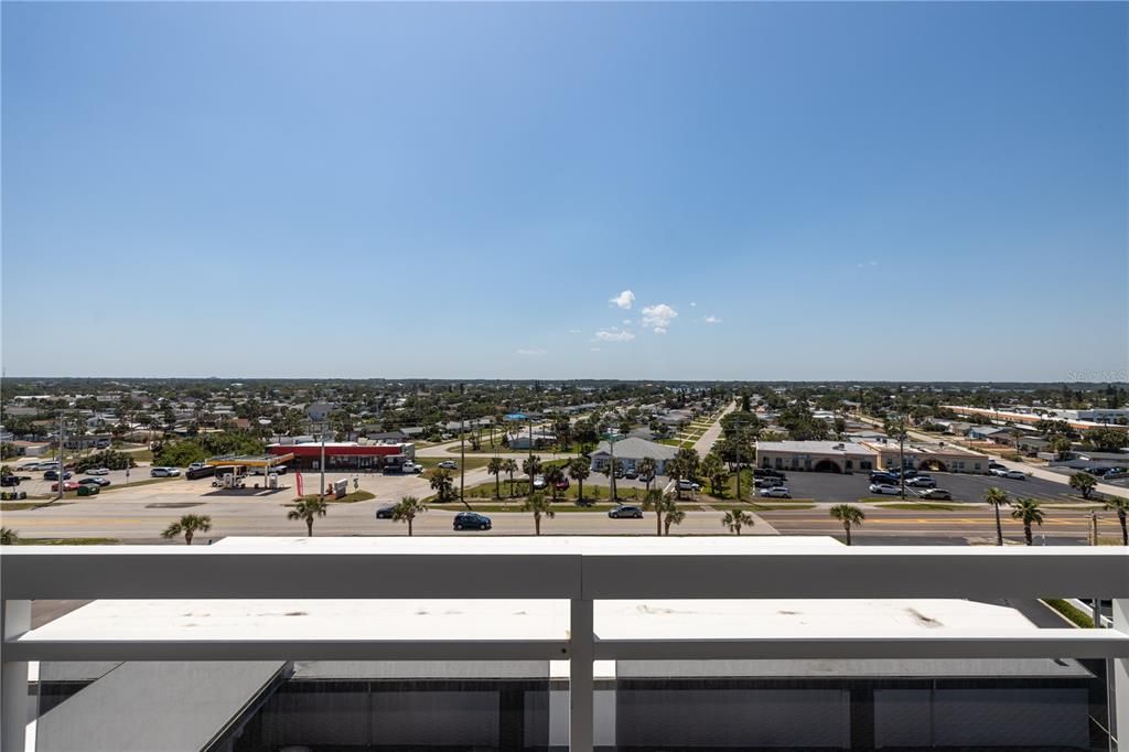 Active With Contract: $435,000 (2 beds, 2 baths, 1065 Square Feet)