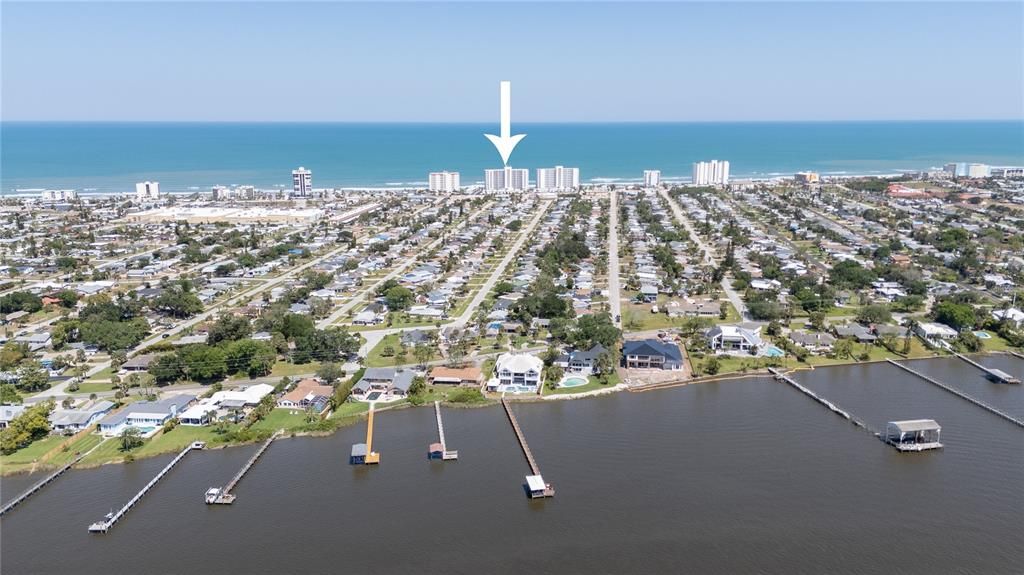 Active With Contract: $435,000 (2 beds, 2 baths, 1065 Square Feet)