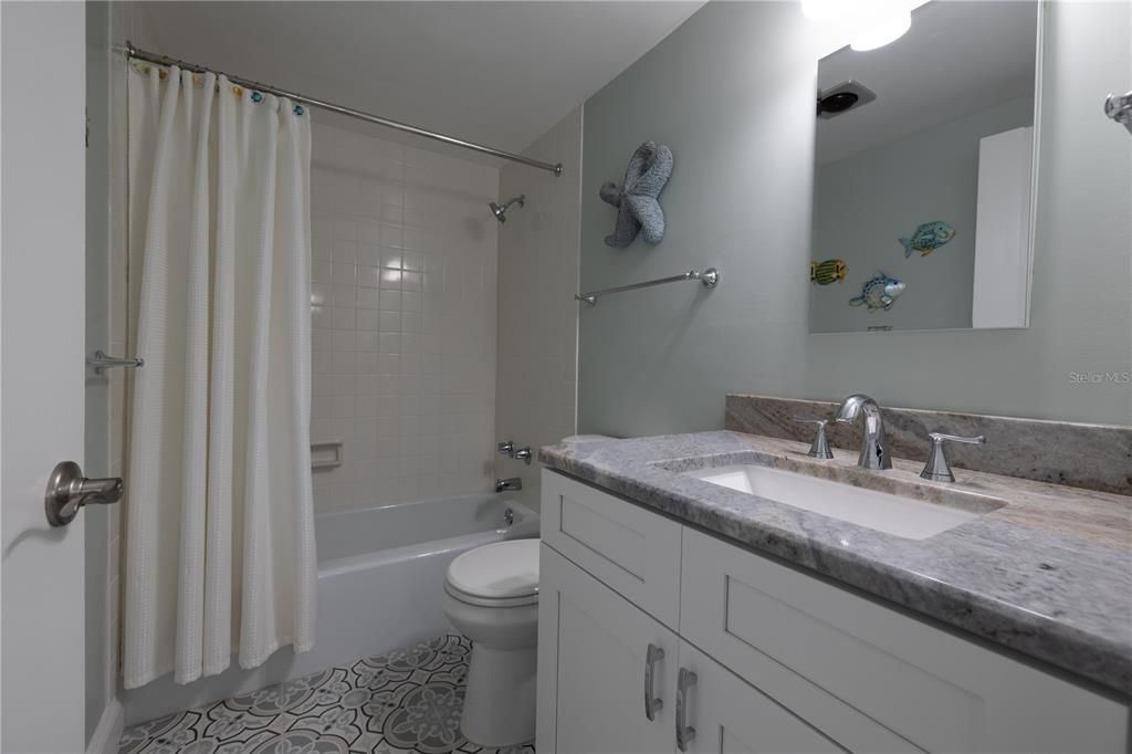 Active With Contract: $435,000 (2 beds, 2 baths, 1065 Square Feet)