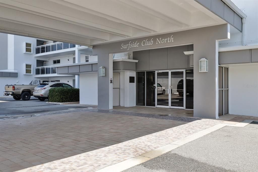 Active With Contract: $435,000 (2 beds, 2 baths, 1065 Square Feet)