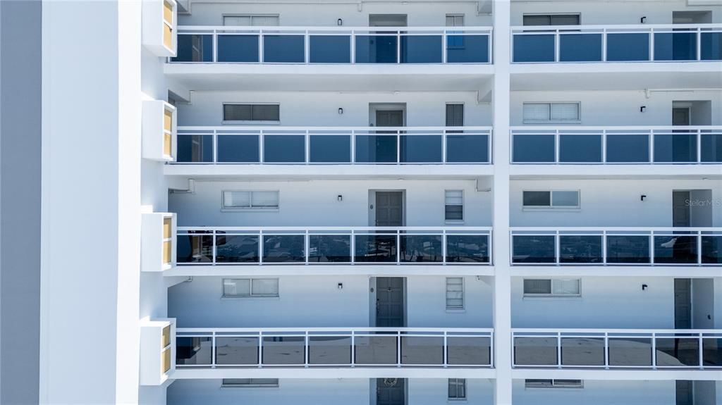 Active With Contract: $435,000 (2 beds, 2 baths, 1065 Square Feet)