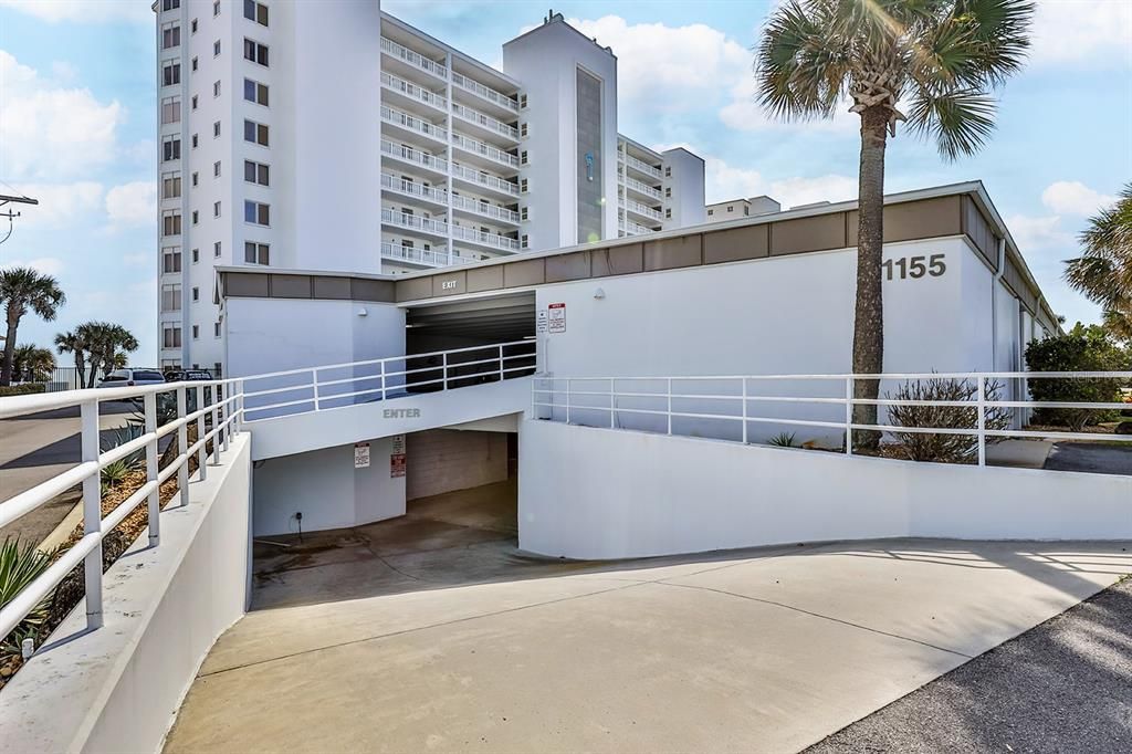 Active With Contract: $435,000 (2 beds, 2 baths, 1065 Square Feet)