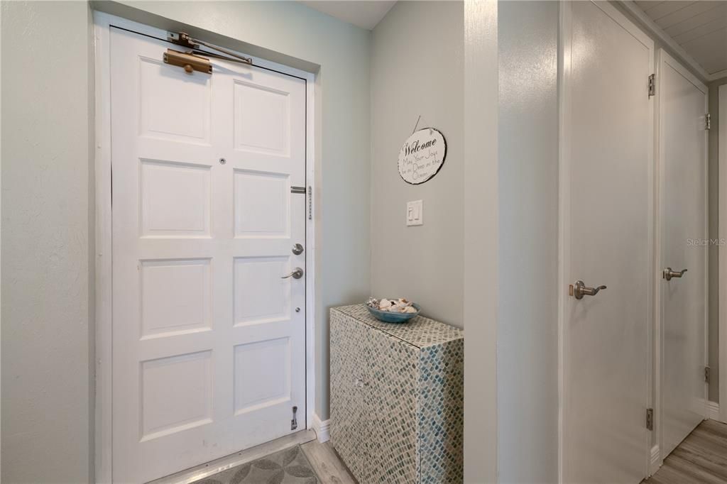 Active With Contract: $435,000 (2 beds, 2 baths, 1065 Square Feet)