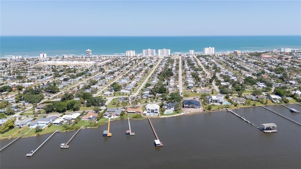 Active With Contract: $435,000 (2 beds, 2 baths, 1065 Square Feet)