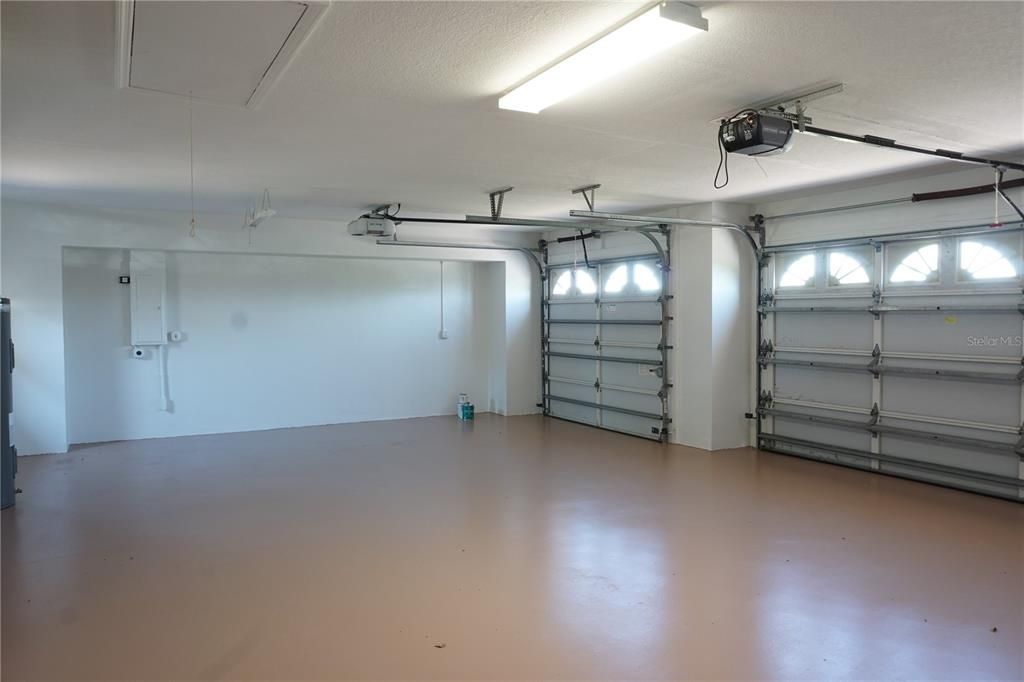 For Sale: $599,900 (3 beds, 2 baths, 1932 Square Feet)