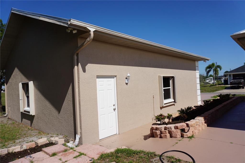 For Sale: $599,900 (3 beds, 2 baths, 1932 Square Feet)