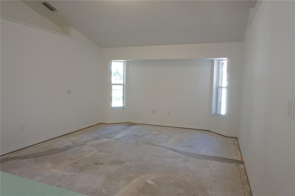 For Sale: $599,900 (3 beds, 2 baths, 1932 Square Feet)