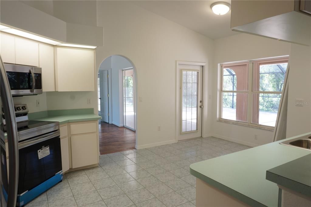 For Sale: $599,900 (3 beds, 2 baths, 1932 Square Feet)