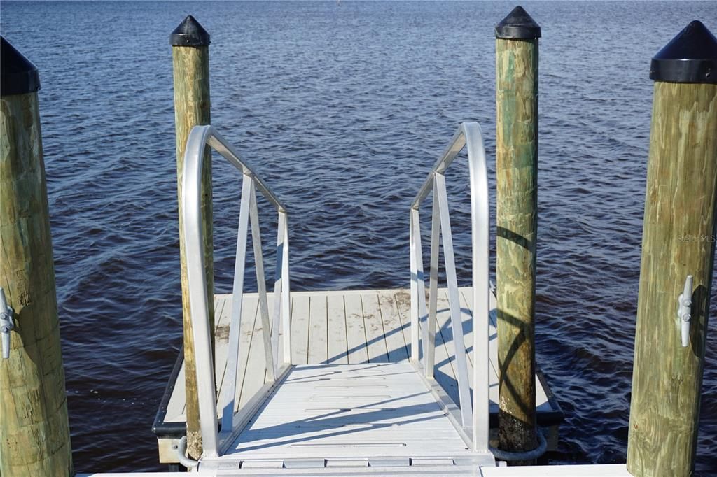 For Sale: $599,900 (3 beds, 2 baths, 1932 Square Feet)