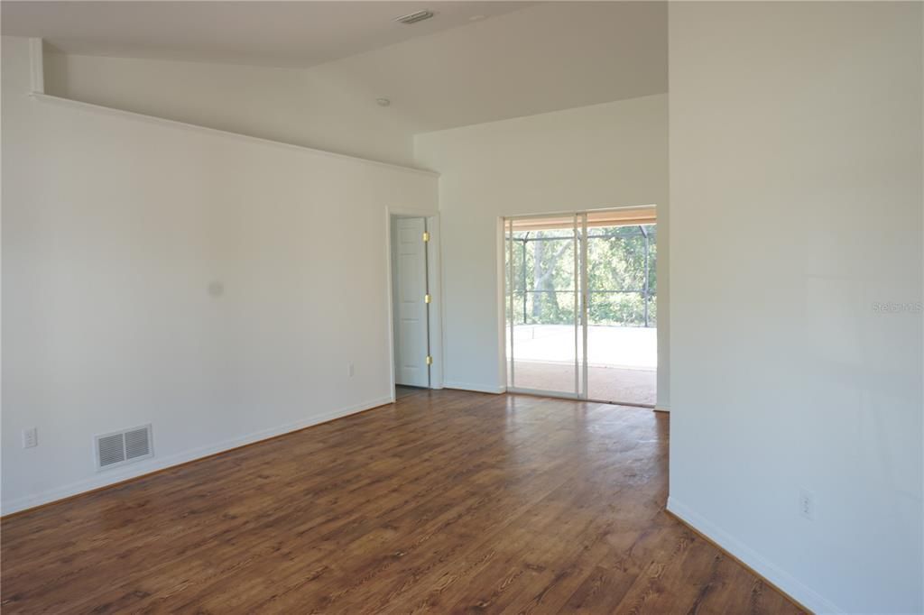 For Sale: $599,900 (3 beds, 2 baths, 1932 Square Feet)