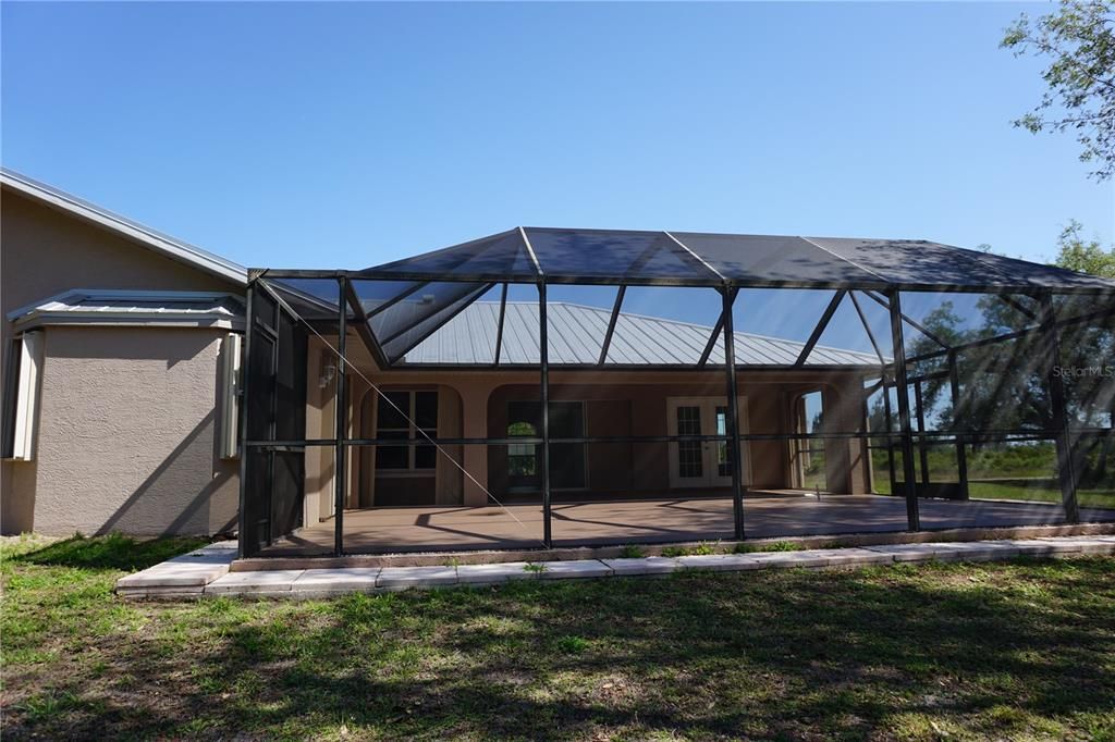 For Sale: $599,900 (3 beds, 2 baths, 1932 Square Feet)