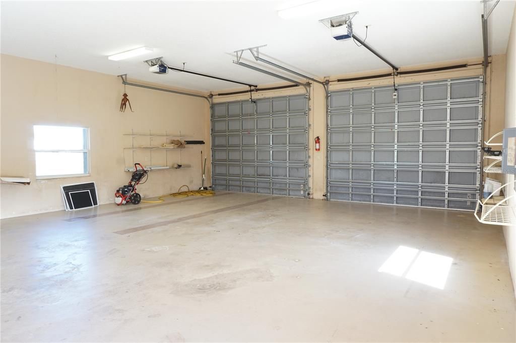 For Sale: $599,900 (3 beds, 2 baths, 1932 Square Feet)