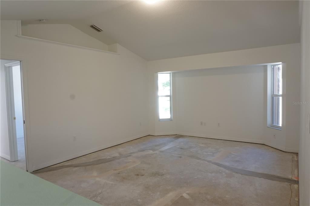 For Sale: $599,900 (3 beds, 2 baths, 1932 Square Feet)