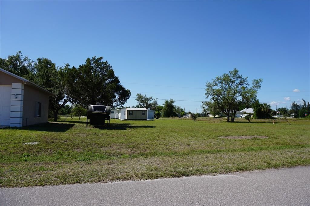 For Sale: $599,900 (3 beds, 2 baths, 1932 Square Feet)