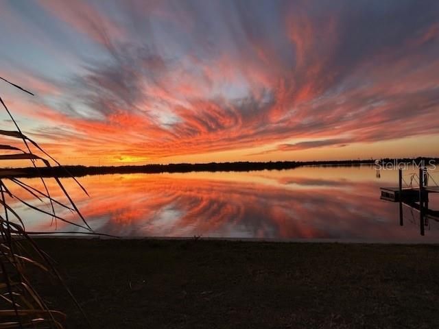 For Sale: $599,900 (3 beds, 2 baths, 1932 Square Feet)