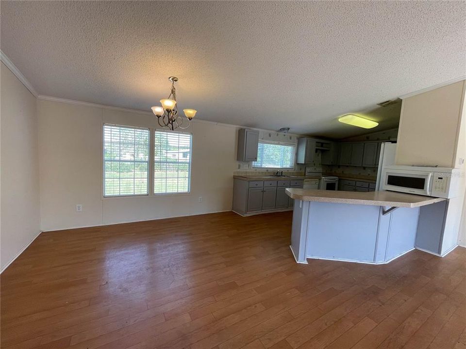 Activo con contrato: $145,000 (3 camas, 2 baños, 1512 Pies cuadrados)