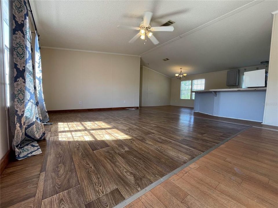 Activo con contrato: $145,000 (3 camas, 2 baños, 1512 Pies cuadrados)