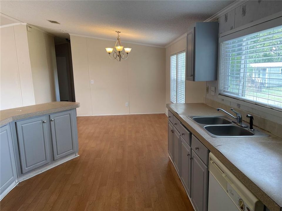 Activo con contrato: $145,000 (3 camas, 2 baños, 1512 Pies cuadrados)