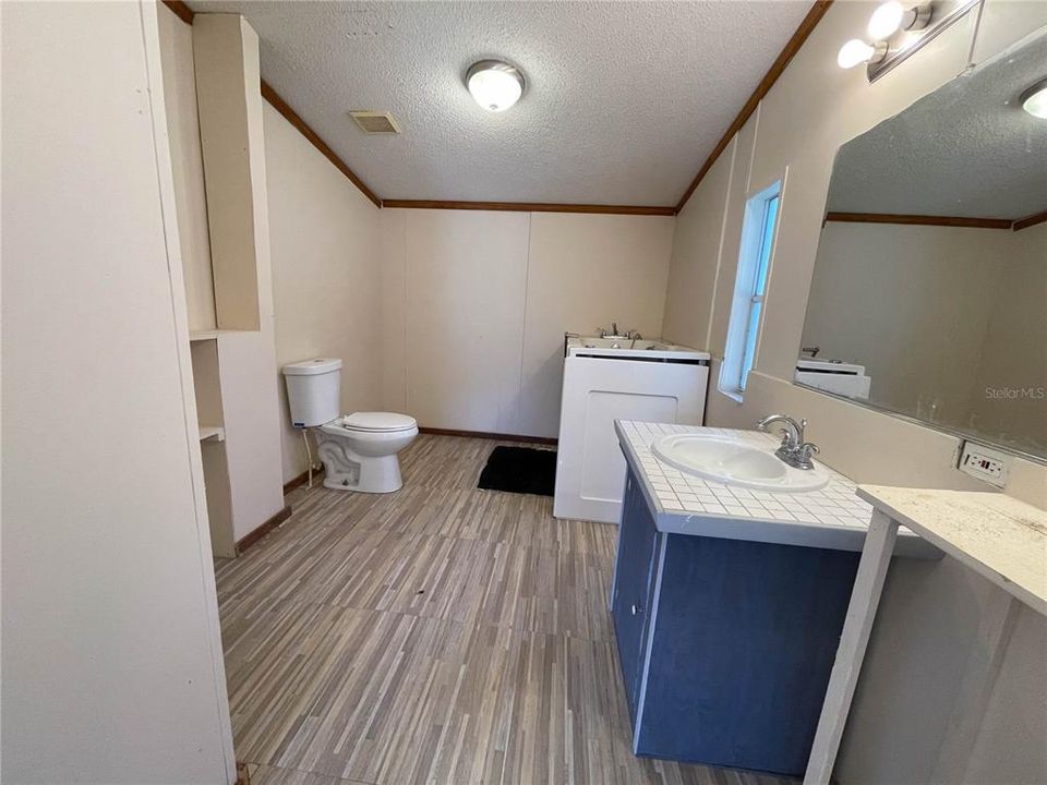 Activo con contrato: $145,000 (3 camas, 2 baños, 1512 Pies cuadrados)