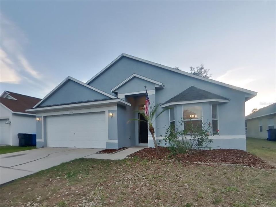 Recientemente alquilado: $2,269 (4 camas, 2 baños, 2069 Pies cuadrados)