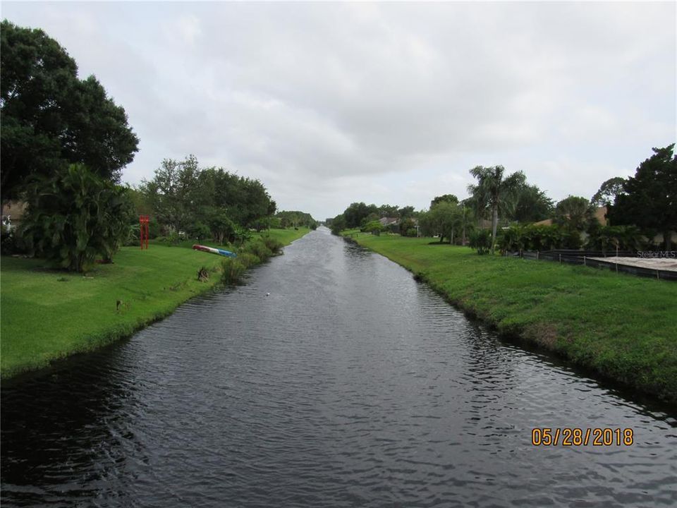 На продажу: $500,000 (1.85 acres)