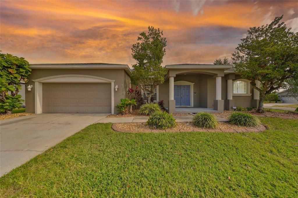 Recently Sold: $439,500 (4 beds, 2 baths, 2366 Square Feet)