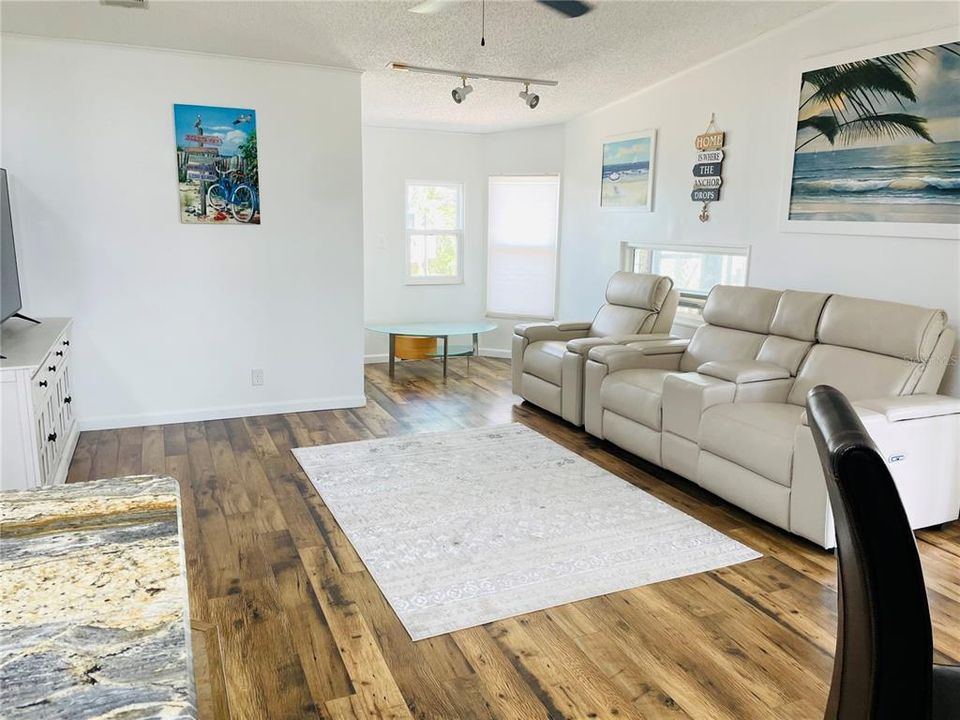 For Rent: $3,000 (2 beds, 2 baths, 1620 Square Feet)