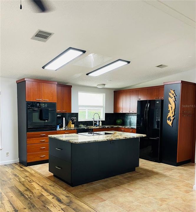 For Rent: $3,000 (2 beds, 2 baths, 1620 Square Feet)