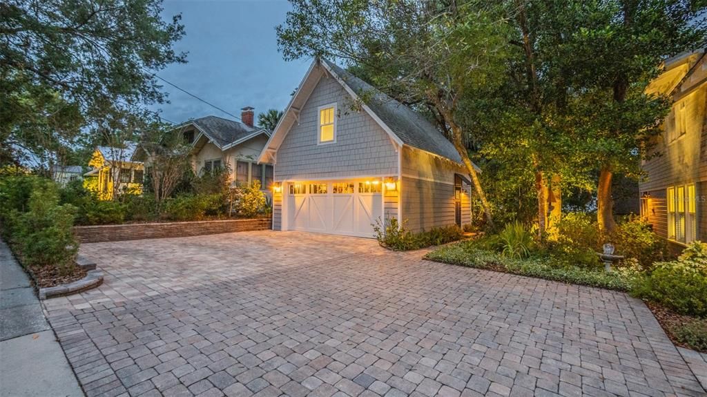 合同活跃: $698,000 (4 贝兹, 3 浴室, 2152 平方英尺)