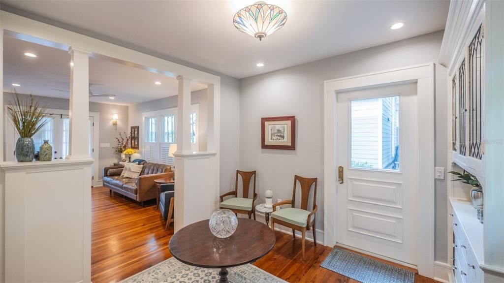 合同活跃: $698,000 (4 贝兹, 3 浴室, 2152 平方英尺)