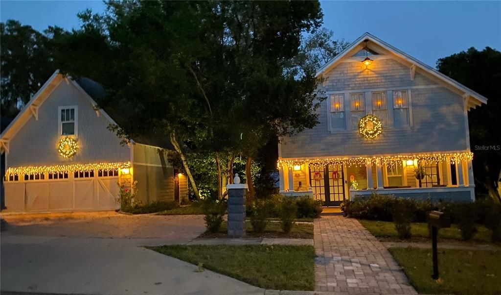 合同活跃: $698,000 (4 贝兹, 3 浴室, 2152 平方英尺)