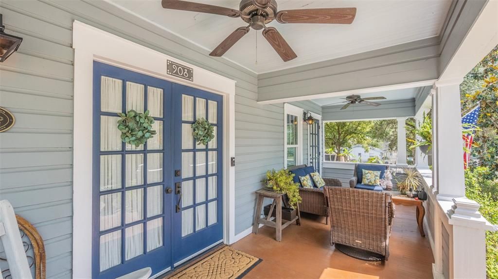 合同活跃: $698,000 (4 贝兹, 3 浴室, 2152 平方英尺)