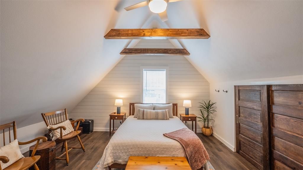 合同活跃: $698,000 (4 贝兹, 3 浴室, 2152 平方英尺)